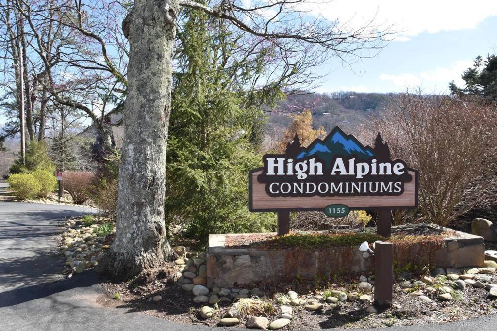 Cozy Mountain Getaway! Mountain Views! 2 Bed, 2 Bath, Sleeps 6 Appartement Gatlinburg Buitenkant foto