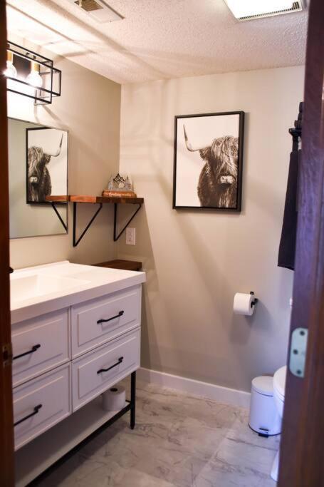 Cozy Mountain Getaway! Mountain Views! 2 Bed, 2 Bath, Sleeps 6 Appartement Gatlinburg Buitenkant foto