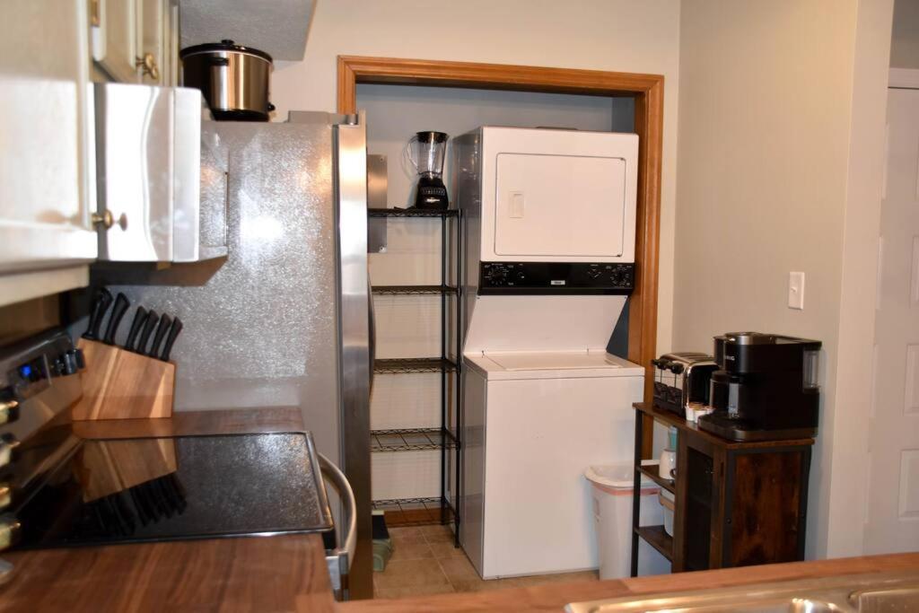 Cozy Mountain Getaway! Mountain Views! 2 Bed, 2 Bath, Sleeps 6 Appartement Gatlinburg Buitenkant foto